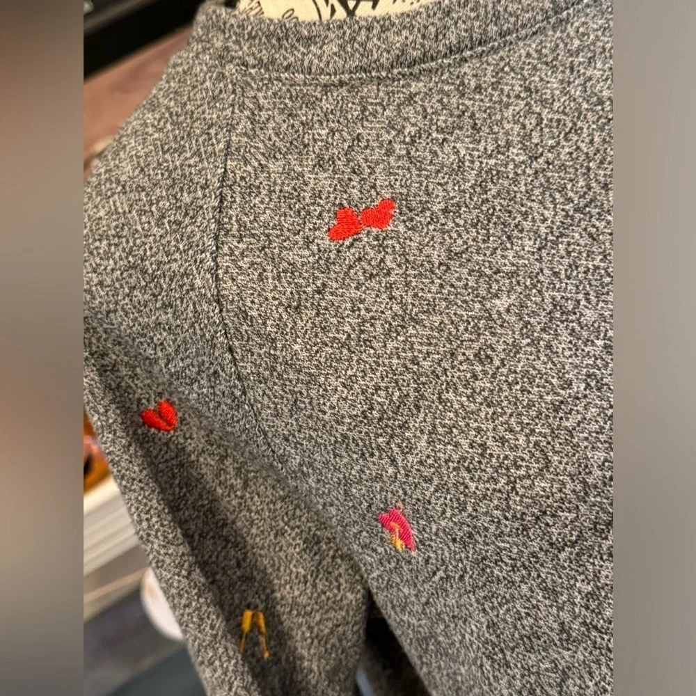 Lou Grey Loft Heart Embroidered Emoji Sweatshirt Women’s Small Gray Preppy Cozy - Picture 4 of 10